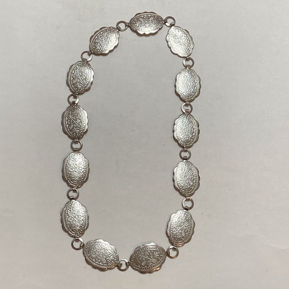 VTG,Textured Silver Tone Concho Belt